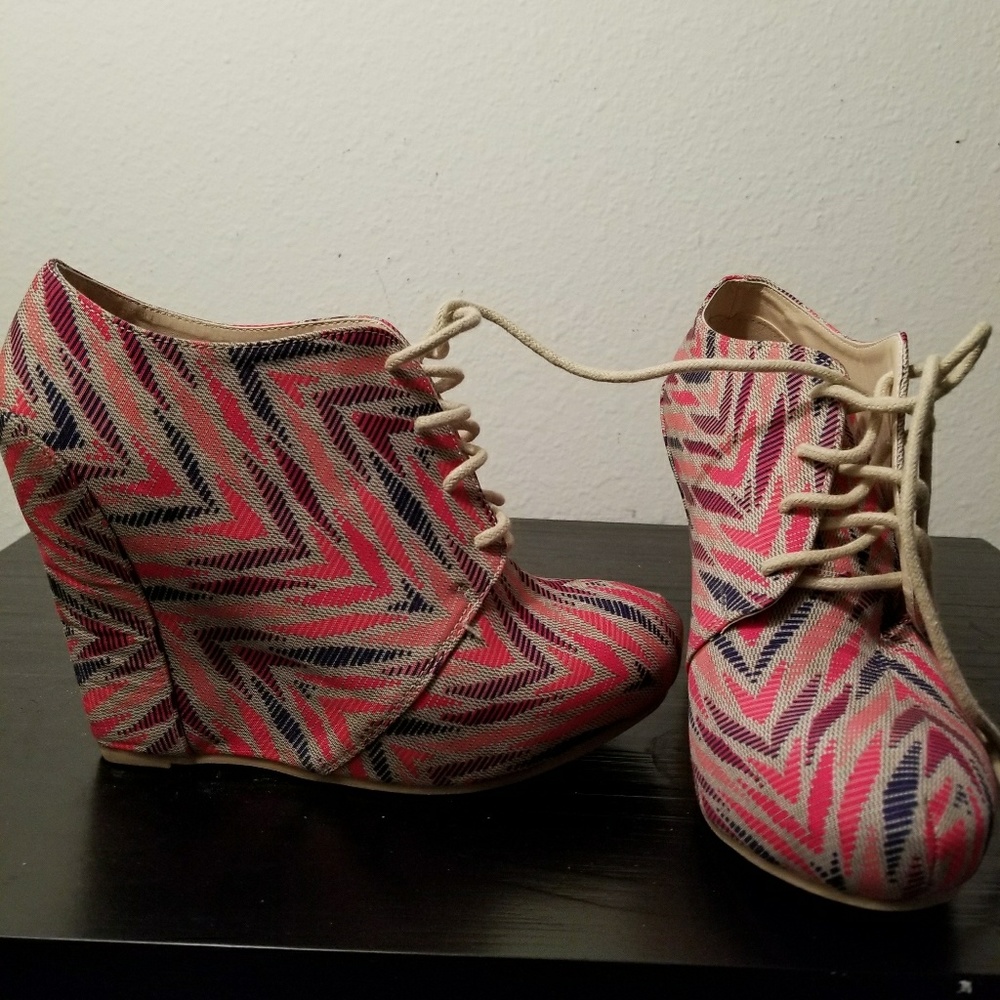 Multi colored wedges